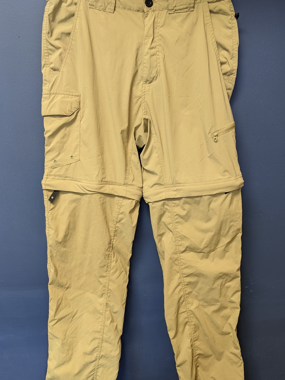 Magellan Outdoors Water-Repellent Khaki Cargo Pants - Size M - Used Good